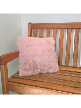 Fur pillow pink